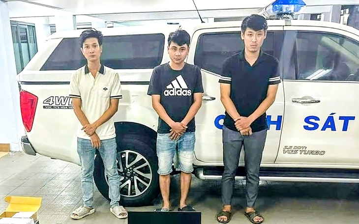 Tạm giữ nghi phạm làm giả giấy phép khai thác cát của tỉnh An Giang để lừa đảo - Ảnh 3.