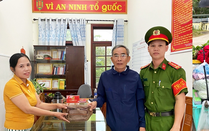 Vợ chồng nghèo đánh rơi bao ni lông chứa 20 triệu viện phí, mừng run khi được trả lại - Ảnh 2.