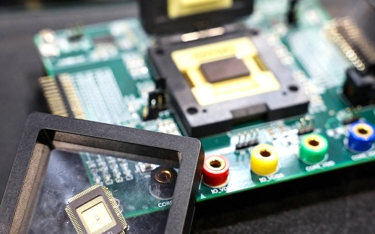 Trung Quốc nói Mỹ 'bắt nạt', cảnh báo hậu quả pháp lý về xuất khẩu chip - Ảnh 2.
