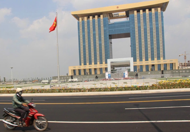 Tòa tháp Trung tâm hành chính Bình Dương có thể thành Trung tâm khoa học TP.HCM - Ảnh 1.