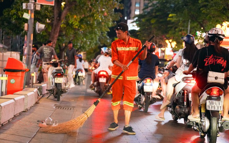 Hơn nửa thế kỷ năm mang sứ mệnh làm sạch, đẹp môi trường thành phố - Ảnh 2.