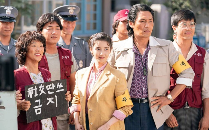 Khi cuộc đời cho bạn quả quýt đại thắng, Kim Tae Ri là thị hậu Baeksang 2025 - Ảnh 3.