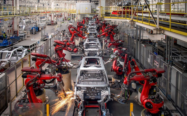 'Đội quân' gần 300.000 robot giúp nhà máy Trung Quốc duy trì hoạt động khi dân số giảm - Ảnh 2.