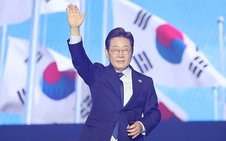 Yonhap: Quyền tổng thống Hàn Quốc Han Duck Soo sẽ từ chức hôm nay - Ảnh 2.