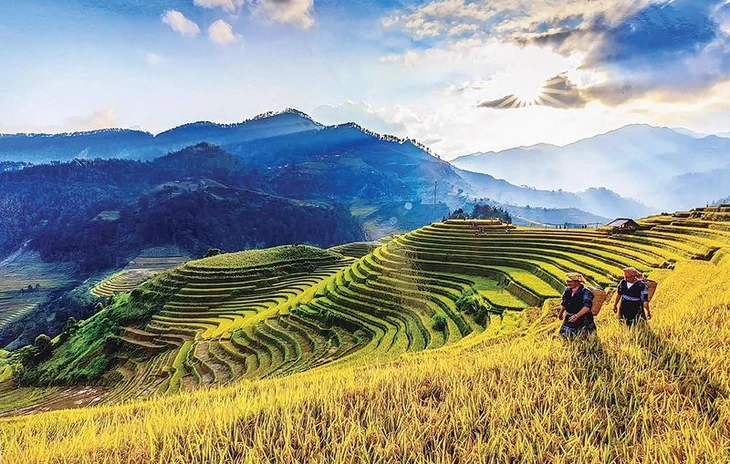 Mù Cang Chải: Vẻ đẹp nguyên sơ của Tây Bắc - Ảnh 2.