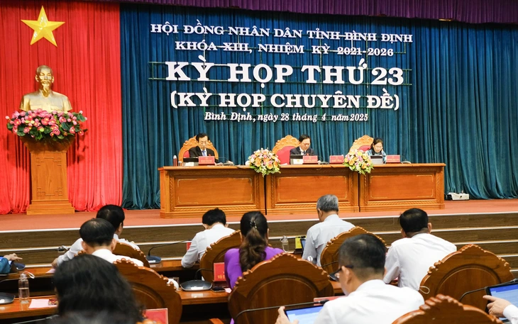 Bí thư Bình Định: chốt danh sách lãnh đạo 58 xã phường, cho 1 năm thử thách - Ảnh 3.