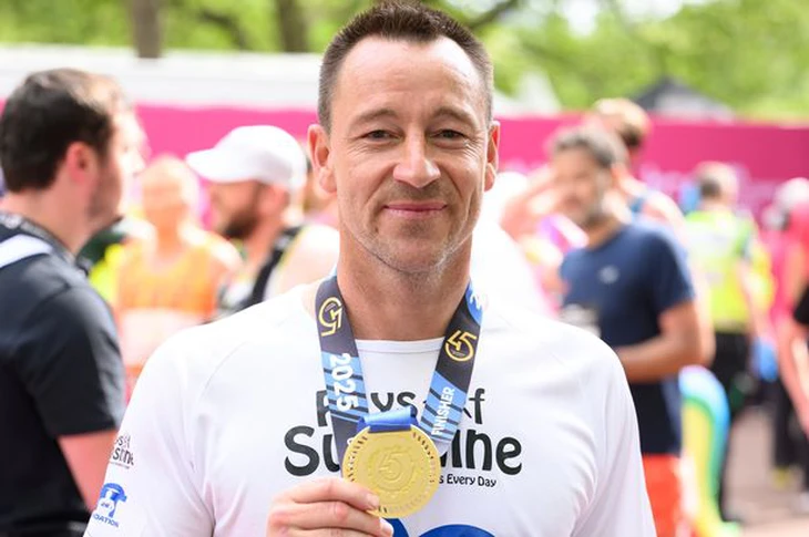 Là siêu sao bóng đá, John Terry thừa nhận chạy marathon khổ hơn - Ảnh 1.