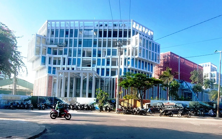 Nha Trang dôi dư hàng loạt trụ sở, các phường mới sẽ làm việc, tiếp dân ở đâu? - Ảnh 2.