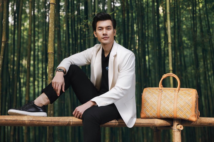 Ai đứng sau chuỗi thương hiệu thời trang Aristino? Ai đứng sau chuỗi thương hiệu thời trang Aristino?