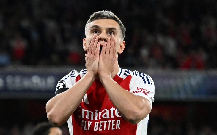 Lịch trực tiếp bán kết lượt về Champions League: PSG đấu với Arsenal - Ảnh 2.