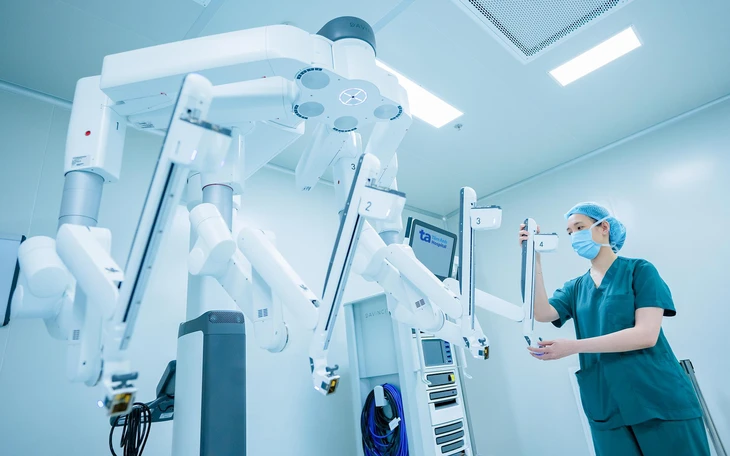 'Bác sĩ robot' hồi sinh những ca bệnh nặng - Ảnh 2.