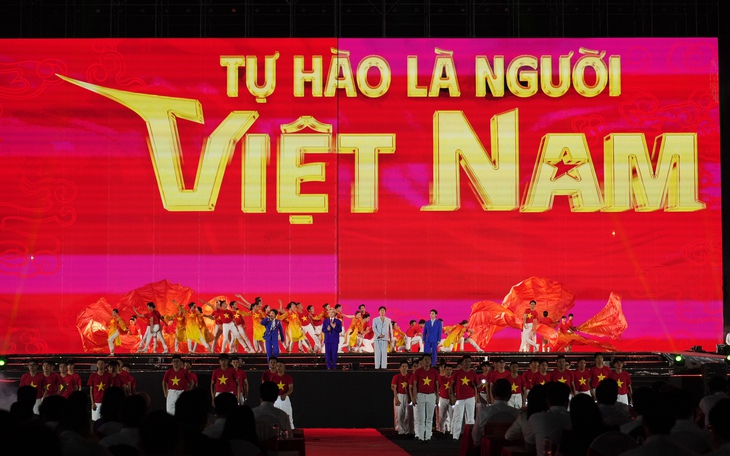 Tạ Minh Tâm, Cẩm Vân, Thanh Ngọc 'Hát cùng thành phố trẻ' - Ảnh 8.