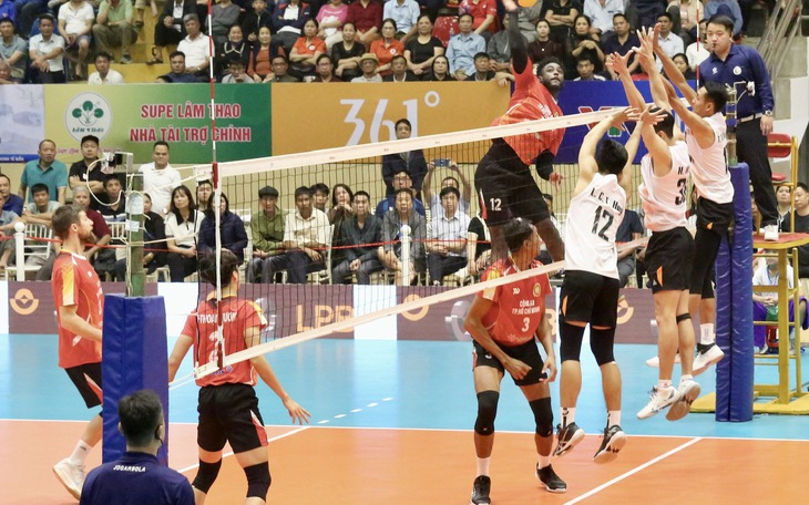 Sân khấu hủy diễn, ca sĩ hoãn show vì quốc tang - Ảnh 5.
