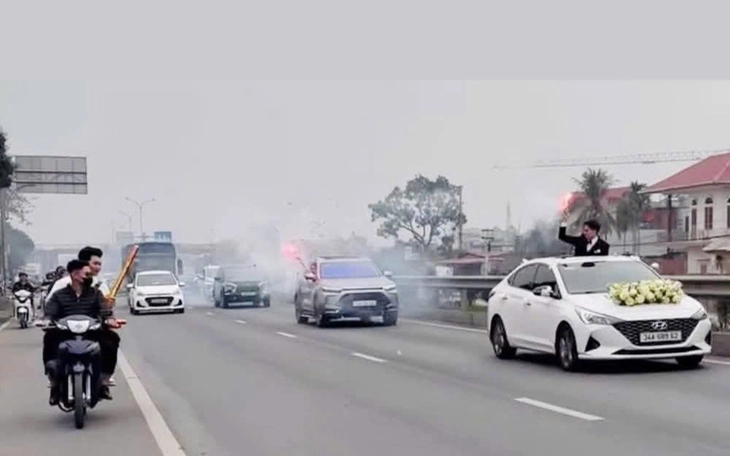 Cứ ngỡ đi siêu xe hàng chục tỉ đến đám cưới là rất ngầu, tài xế nhận cái kết 'dở khóc dở cười' - Ảnh 3.