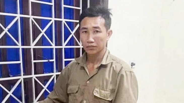 Phụ huynh đấm, túm tóc cô giáo, bắt đứng giữa mưa do say rượu? - Ảnh 1.