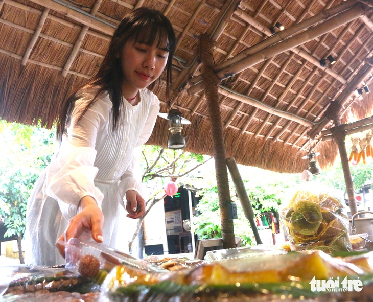 Nha Trang mưa rơi, du khách tìm về ký ức tuổi thơ, hoài niệm ngày xưa - Ảnh 1. Du khách đến Nha Trang tìm về ký ức tuổi thơ, hoài niệm ngày xưa - Ảnh 1.