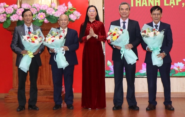 Nghỉ hưu trước tuổi, nguyên trưởng Ban Tuyên giáo Quảng Ngãi nhận 2,6 tỉ - Ảnh 1.