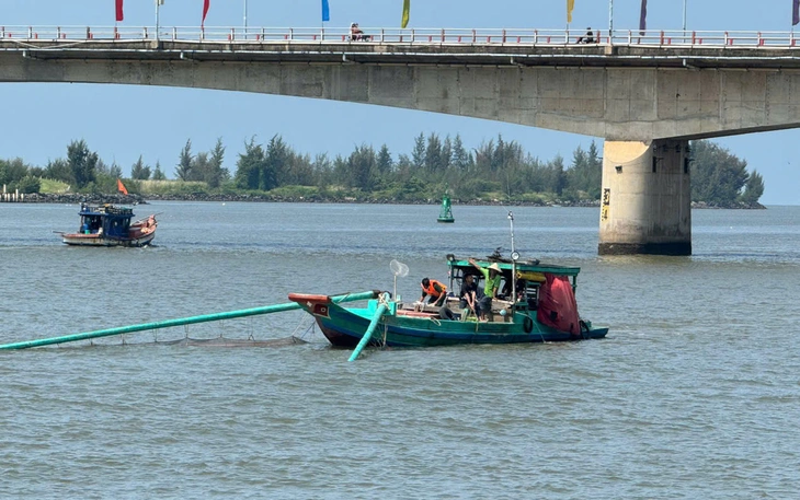 Mẹ trẻ ôm con 8 tháng tuổi nhảy sông Hương tự vẫn - Ảnh 2.
