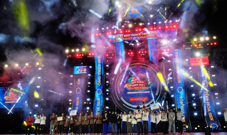 Nhóm Bzone Dance vô địch tại Dalat Best Dance Crew 2025 - Ảnh 1.