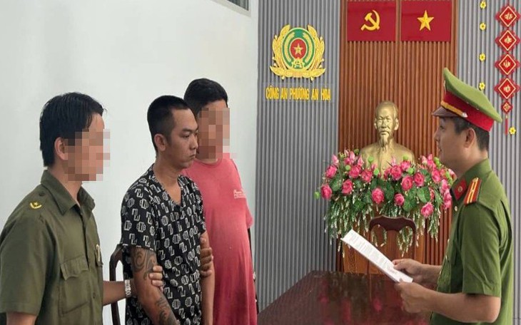 Thêm 2 nghi phạm đầu thú về tội bảo kê mặt biển, cưỡng đoạt tài sản - Ảnh 3.