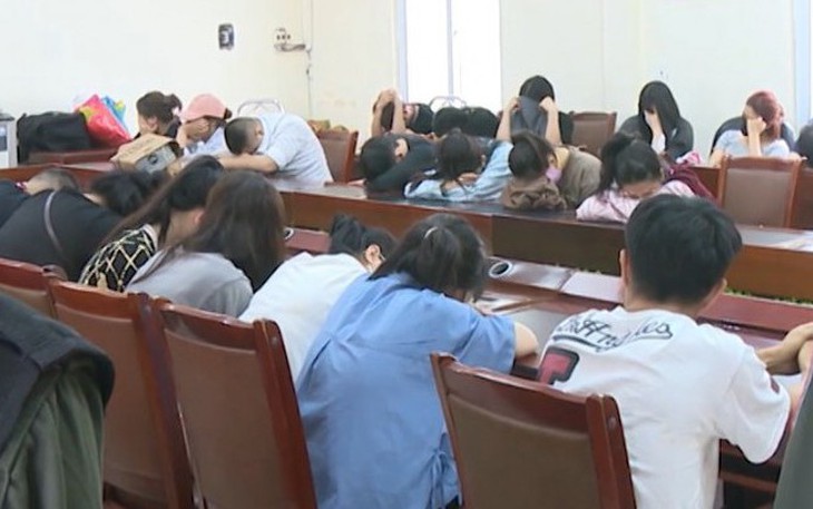 Triệt phá đường dây lừa đảo hỗ trợ vay vốn online quy mô 'khủng' - Ảnh 3.