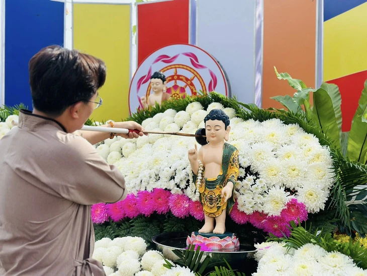 Sao Việt chia sẻ khoảnh khắc nhân Ngày của mẹ; Nguyễn Văn Chung bác bỏ thông tin đánh bản quyền VTV - Ảnh 2. Ngày của mẹ - Ảnh 2.