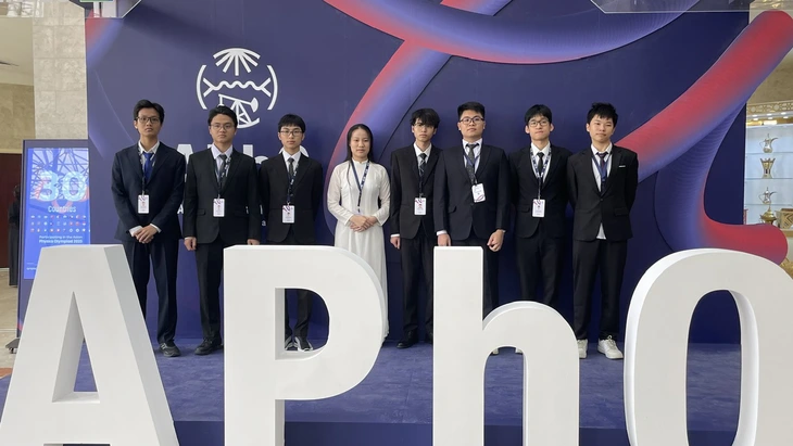 Học sinh Việt Nam 'gặt' vàng tại Olympic vật lý châu Á - Ảnh 1.
