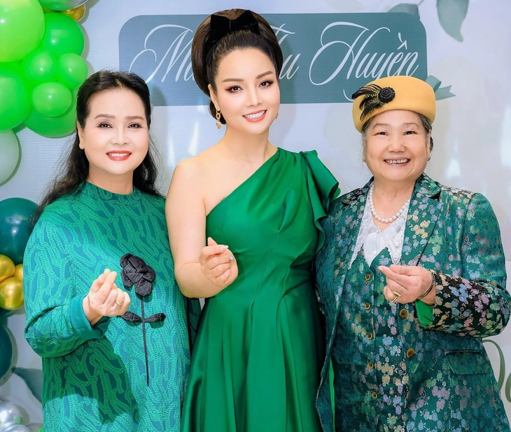 Sao Việt chia sẻ khoảnh khắc nhân Ngày của mẹ; Nguyễn Văn Chung bác bỏ thông tin đánh bản quyền VTV - Ảnh 3. Ngày của mẹ - Ảnh 3.