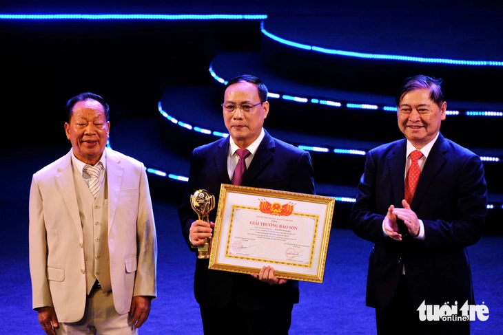Bốn nhà khoa học nhận giải thưởng Bảo Sơn 2024, hơn 3 tỉ đồng mỗi công trình - Ảnh 1.