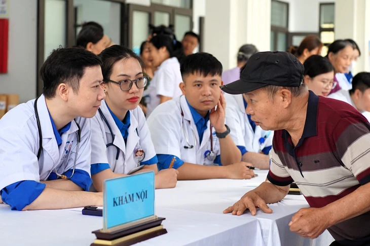 Công nhân xỏ giày đi chơi thể thao, lan tỏa năng lượng tích cực - Ảnh 4.