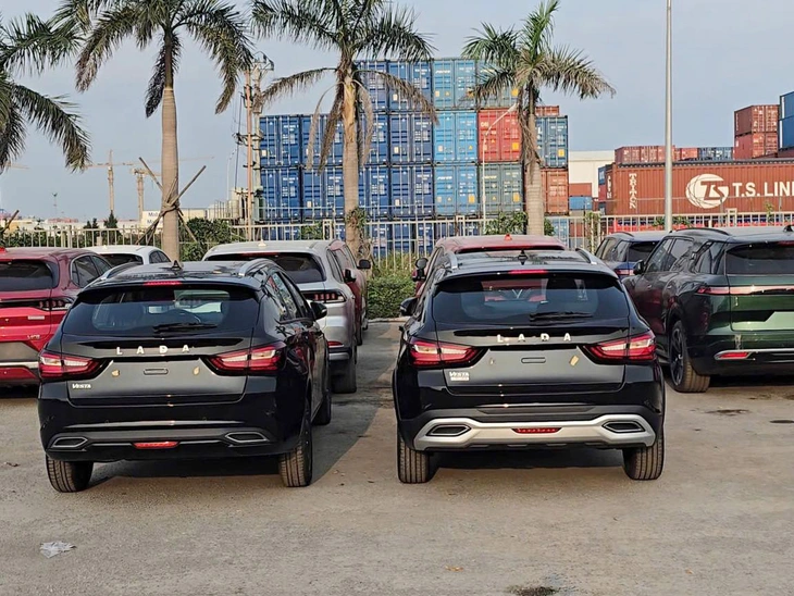 Ảnh thực tế lô ô tô Nga giá dự kiến từ 360 triệu đồng đã về Việt Nam: Có SUV kiểu Jimny, sedan cùng cỡ Attrage- Ảnh 4. Lada - Ảnh 3.