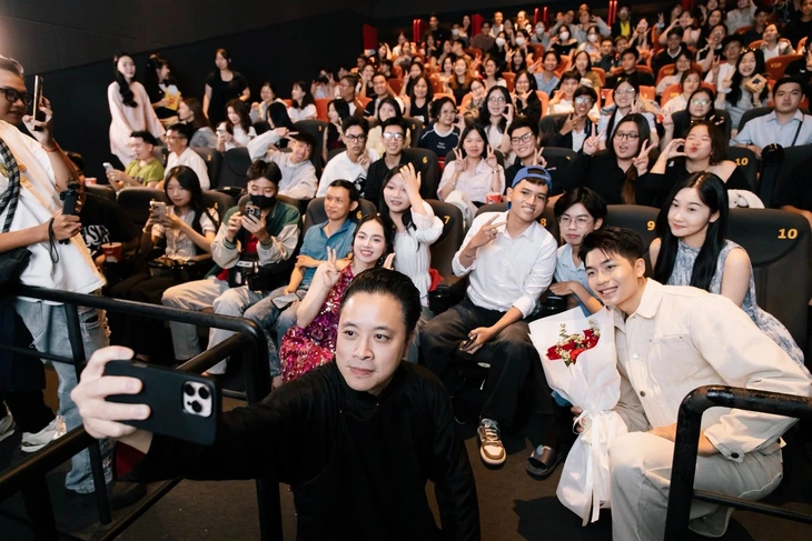 'Lật mặt 8', 'Thám tử Kiên' cán mốc 200 tỉ: Mùa hè tưng bừng của phim Việt - Ảnh 1. Lật mặt 8 - Ảnh 1.