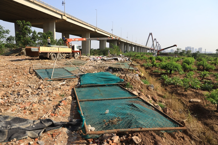 Lấp tấm bê tông lên đường thoát nước để xây nhà tiền chế: Phường mời làm việc, chủ hộ không đến- Ảnh 2.