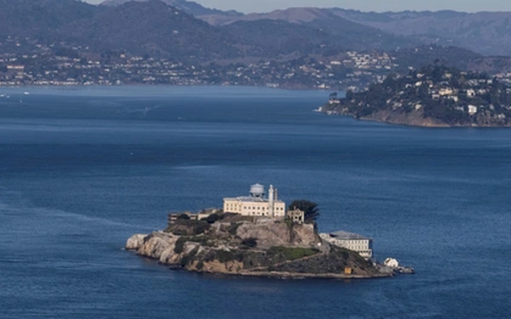 Ông Trump đề xuất 152 triệu USD khôi phục nhà tù trên đảo Alcatraz - Ảnh 2.