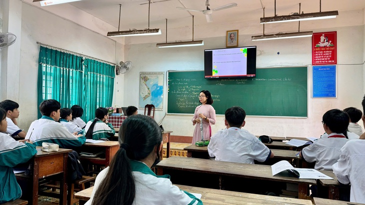 Buôn Ma Thuột tuyển đặc cách 36 giáo viên hợp đồng lâu năm - Ảnh 1.
