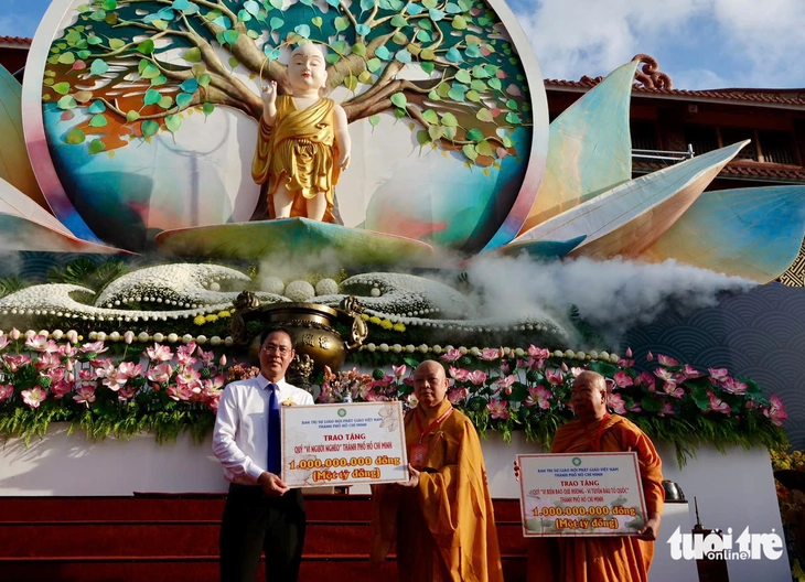 Đại lễ Phật đản Vesak: Gác lại khác biệt, xây dựng cộng đồng toàn cầu đoàn kết - Ảnh 6. Đại lễ Phật đản: Đoàn kết, hòa ái, tích cực kiến tạo thế giới hòa bình - Ảnh 7.