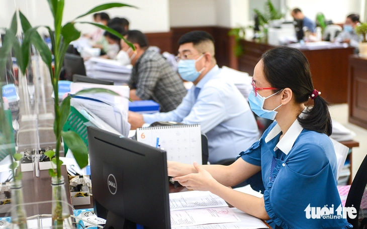 Hai nhóm công chức được khuyến khích nghỉ trước khi sắp xếp bộ máy - Ảnh 1. công chức - Ảnh 1.