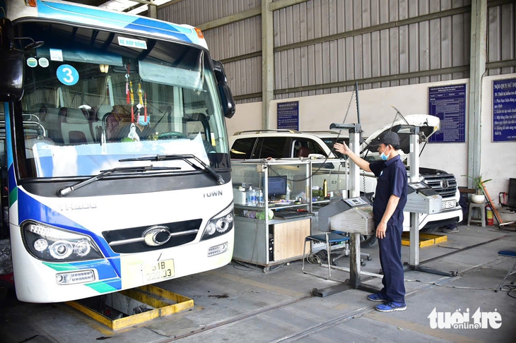 Áp quy chuẩn khí thải ô tô mới cần phải đi đôi với siết kiểm định - Ảnh 1.