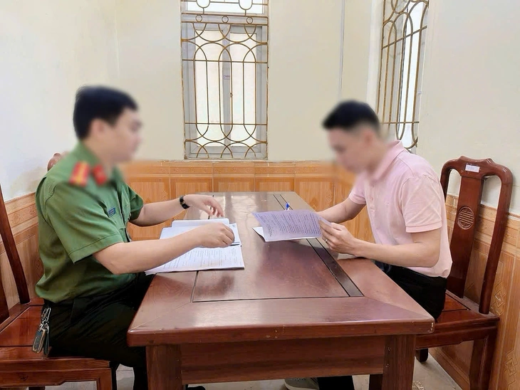 Xử lý 2 trường hợp rao bán giấy mời dự Lễ hội Hoa phượng đỏ - Ảnh 1.