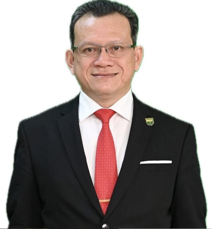 hiệu trưởng - Ảnh 2.