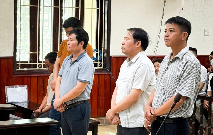 Làm khống 379 hồ sơ cải tạo xe, nhóm đăng kiểm viên lãnh án - Ảnh 1.