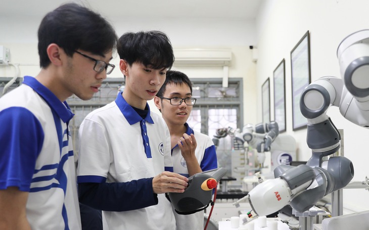Đại học Quốc gia Hà Nội tuyển chọn 300 học sinh/sinh viên bồi dưỡng thành giảng viên - Ảnh 2.