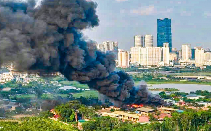 Cháy công ty mút xốp rộng 5.000m2 trong khu công nghiệp ở Bình Dương - Ảnh 4.