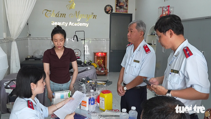 Phạt 25 triệu đồng cơ sở kinh doanh thẩm mỹ hoạt động ‘chui’ ở Mỹ Tho Phạt 25 triệu đồng cơ sở kinh doanh thẩm mỹ hoạt động ‘chui’ ở Mỹ Tho