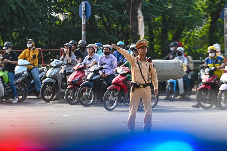 Công an Hà Nội thông tin điểm gửi xe và kiểm tra an ninh khi đến chiêm bái xá lợi Phật - Ảnh 1.