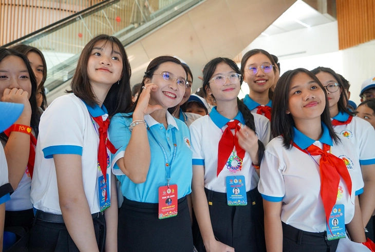 Đại biểu học lớp 6 làm chatbot, hiến kế cho tập đoàn công nghệ bồi dưỡng nhân tài - Ảnh 8.