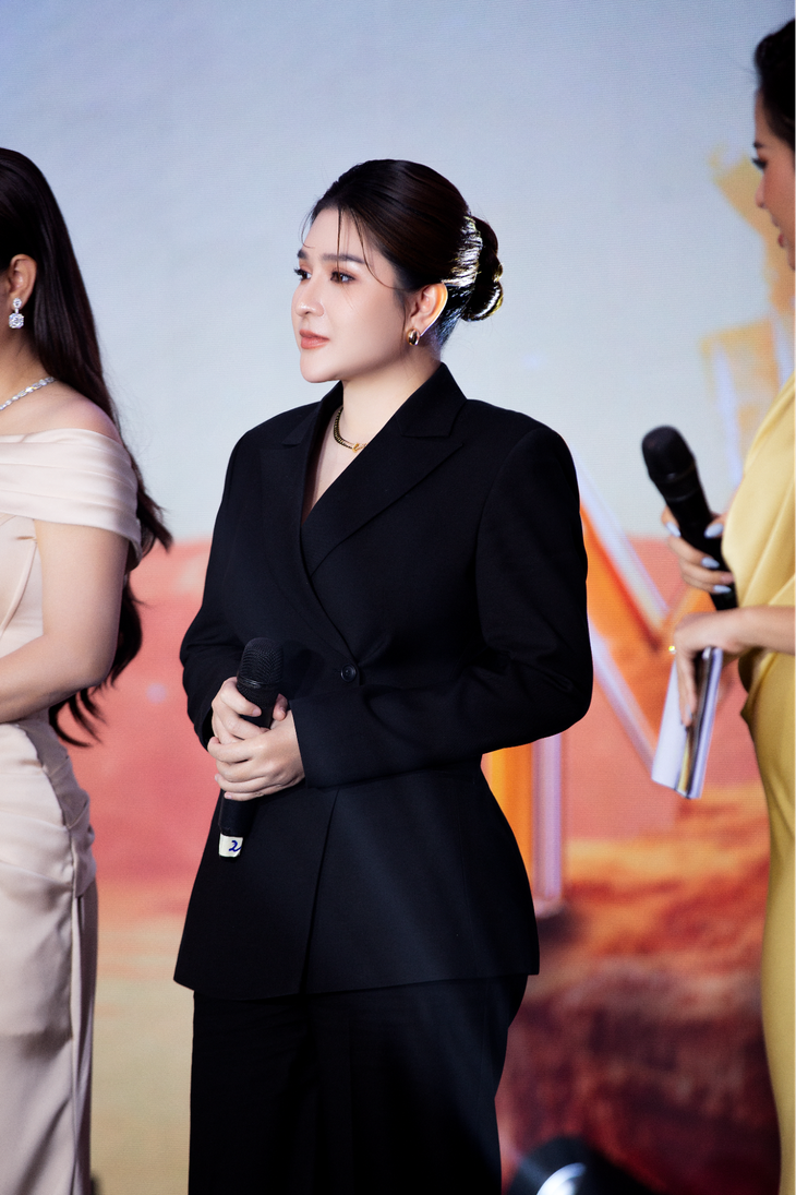 Bác sĩ Phạm Phúc Ngân tiếp lửa cho top 45 thí sinh 'Miss Cosmo Vietnam 2025' - Ảnh 4.
