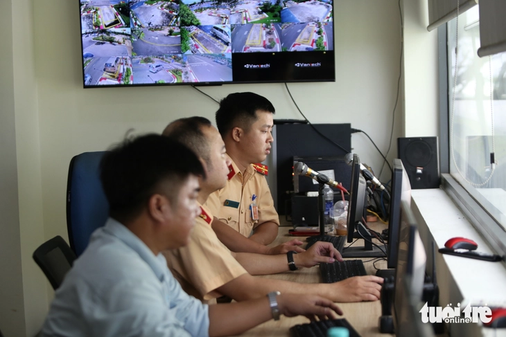 Lần đầu CSGT TP.HCM tổ chức sát hạch: Nhiều thí sinh đăng ký từ 3-6 tháng vui mừng - Ảnh 14.