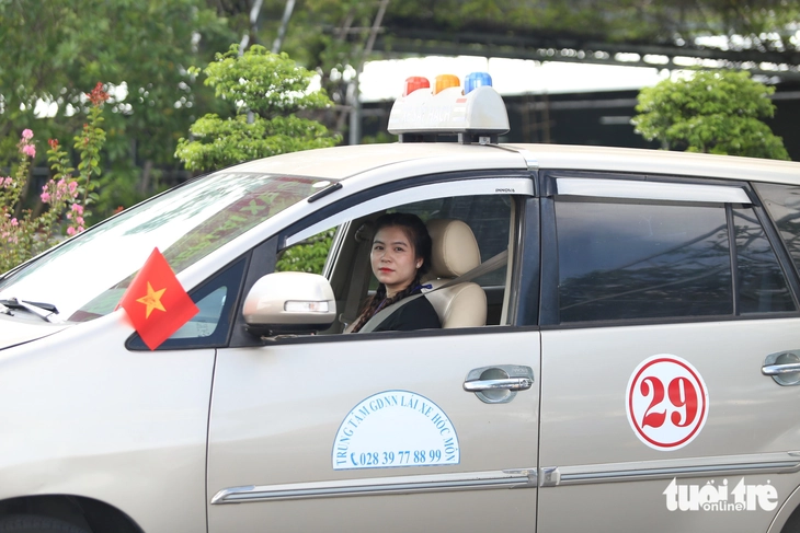 Lần đầu CSGT TP.HCM tổ chức sát hạch: Nhiều thí sinh đăng ký từ 3-6 tháng vui mừng - Ảnh 16.