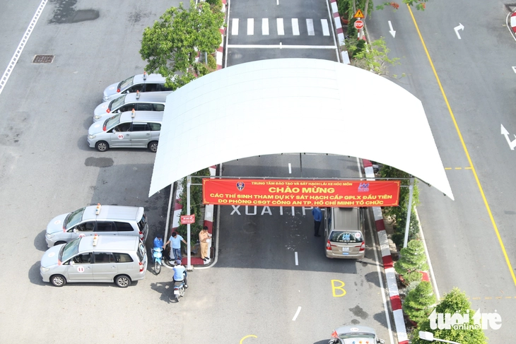 sát hạch lái xe - Ảnh 17.